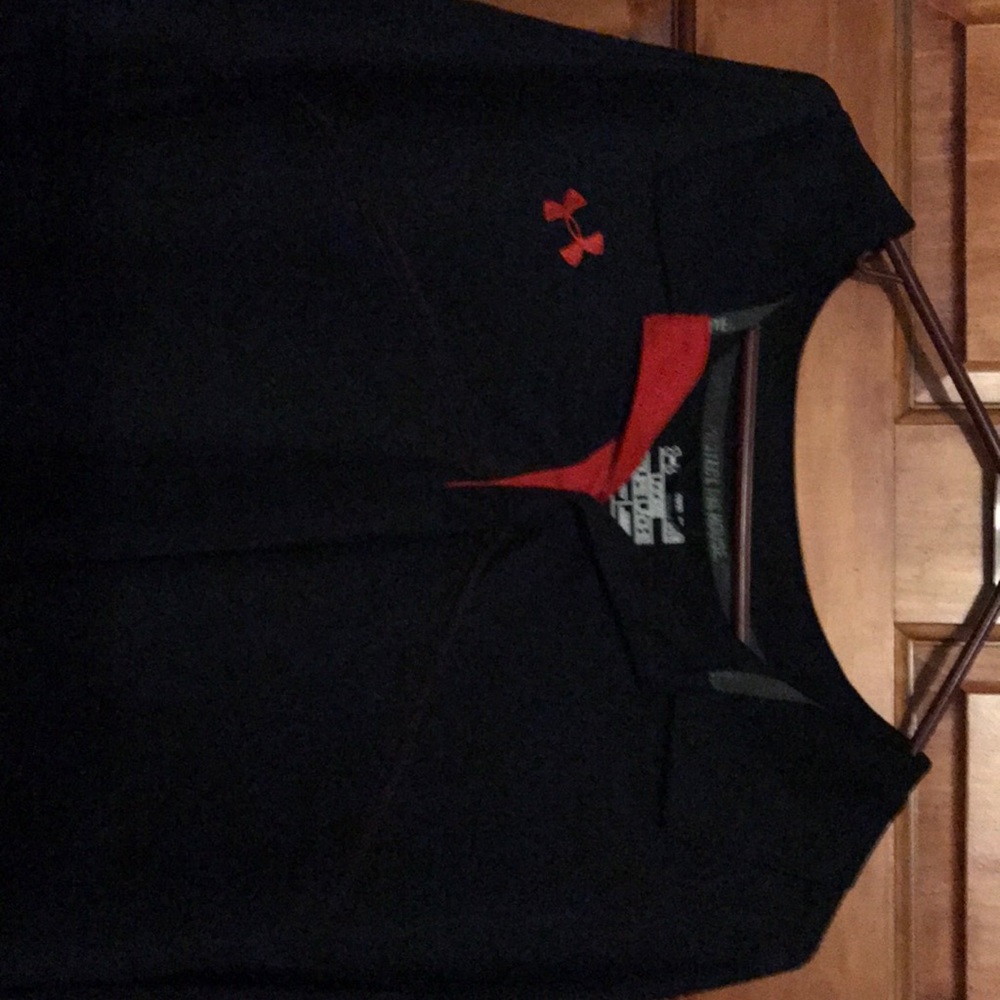 Under armor heat gear 3 button collared shirt